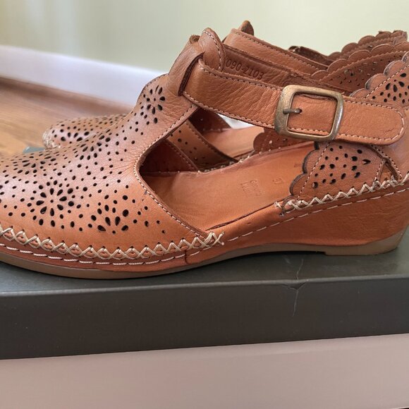 Spring Step Airy Wedge T-Strap Shoes, Medium Brown Leather, EU Size 37 (US 6.5) - Picture 1 of 12